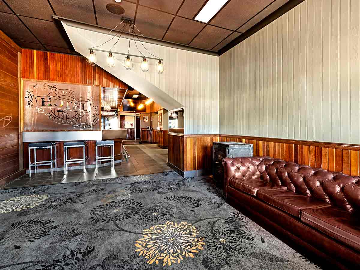 Lounge Area - Young Australian Hotel Bundaberg